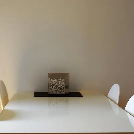 Amazing View With Balcony And Free Parking